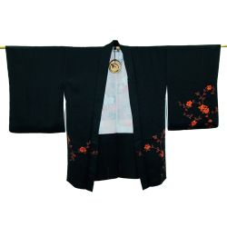 Haori Momo negro con flores rojas